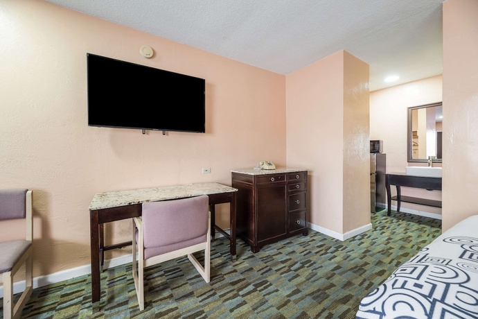 Imagen de la habitación del Hotel Rodeway Inn, Modesto. Foto 5