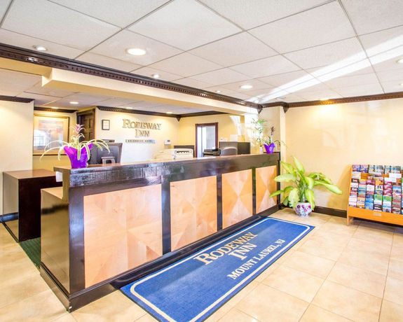 Imagen de los interiores del Hotel Rodeway Inn Mount Laurel Hwy 73. Foto 20