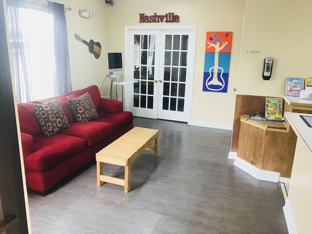 Imagen de los interiores del Hotel Rodeway Inn, Nashville - TN. Foto 11