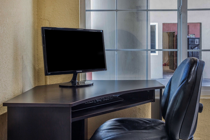 Imagen de los interiores del Hotel Rodeway Inn National City San Diego South. Foto 14