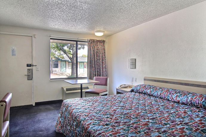 Imagen de la habitación del Hotel Rodeway Inn Near Hall Of Fame. Foto 11