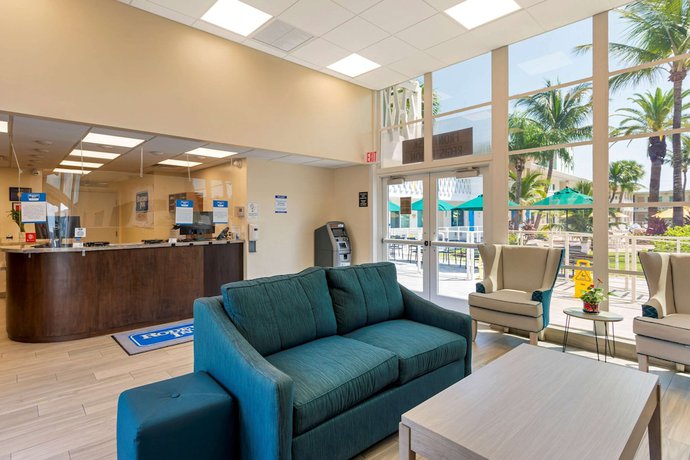 Imagen de los interiores del Hotel Rodeway Inn Near Hollywood Beach. Foto 10