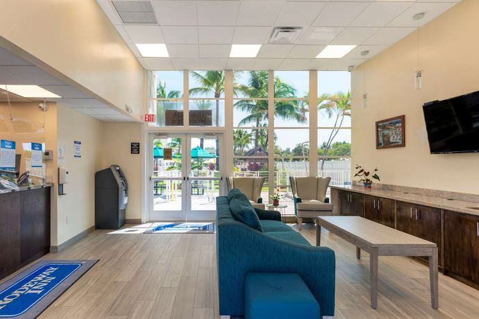 Imagen de los interiores del Hotel Rodeway Inn Near Hollywood Beach. Foto 14