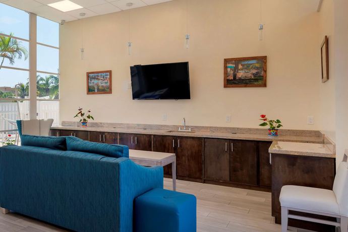 Imagen de los interiores del Hotel Rodeway Inn Near Hollywood Beach. Foto 20