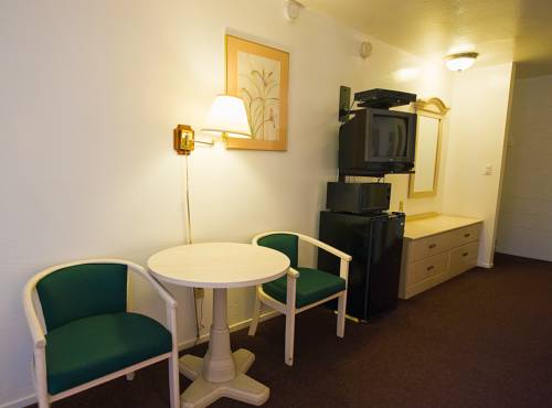 Imagen de la habitación del Hotel Rodeway Inn Near University-gateway To Yosemite. Foto 3