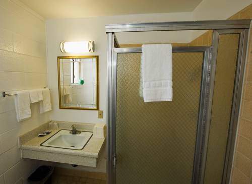 Imagen de la habitación del Hotel Rodeway Inn Near University-gateway To Yosemite. Foto 4