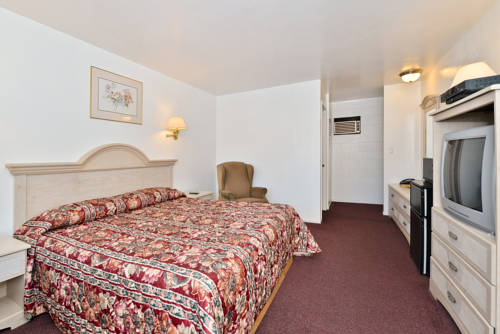 Imagen de la habitación del Hotel Rodeway Inn Near University-gateway To Yosemite. Foto 12
