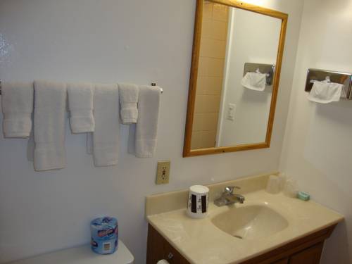 Imagen de la habitación del Hotel Rodeway Inn Near University-gateway To Yosemite. Foto 14