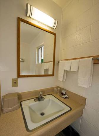 Imagen de la habitación del Hotel Rodeway Inn Near University-gateway To Yosemite. Foto 15