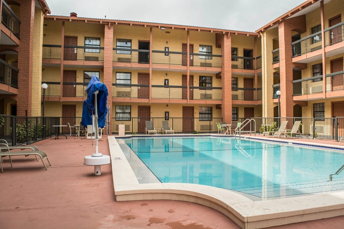 Imagen de la piscina del Hotel Rodeway Inn Near Ybor City - Casino. Foto 15