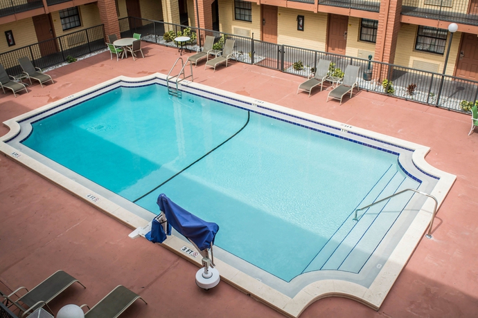 Imagen de la piscina del Hotel Rodeway Inn Near Ybor City - Casino. Foto 16