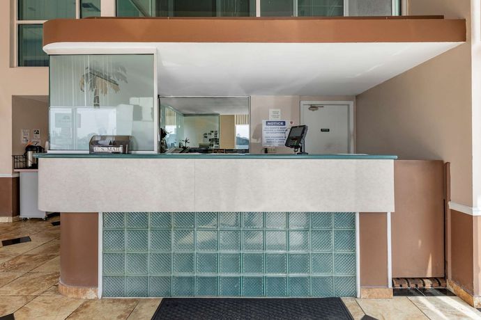 Imagen de los interiores del Hotel Rodeway Inn, New Port Richey. Foto 19