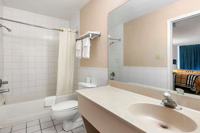 Imagen de la habitación del Hotel Rodeway Inn, New Port Richey. Foto 9