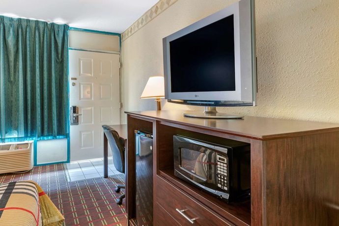 Imagen de la habitación del Hotel Rodeway Inn, New Port Richey. Foto 10