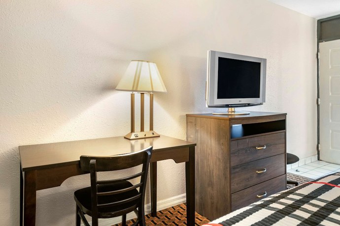 Imagen de la habitación del Hotel Rodeway Inn, New Port Richey. Foto 11