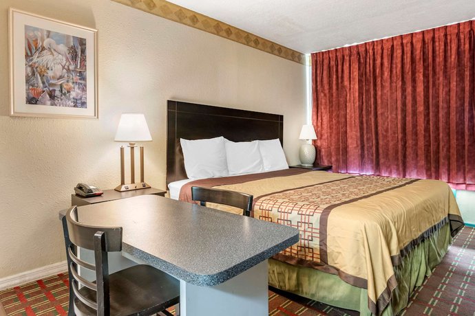 Imagen de la habitación del Hotel Rodeway Inn, New Port Richey. Foto 17