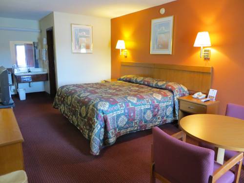 Imagen de la habitación del Hotel Rodeway Inn Norcross. Foto 6