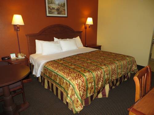 Imagen de la habitación del Hotel Rodeway Inn Norcross. Foto 7