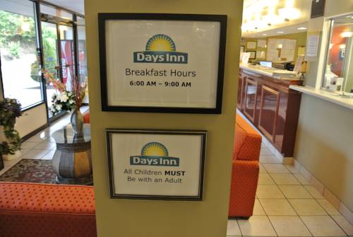 Imagen de la habitación del Hotel Rodeway Inn Norcross. Foto 11