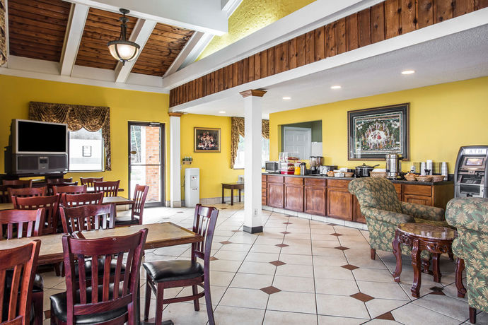 Imagen de los exteriores del Hotel Rodeway Inn, North Charleston. Foto 13