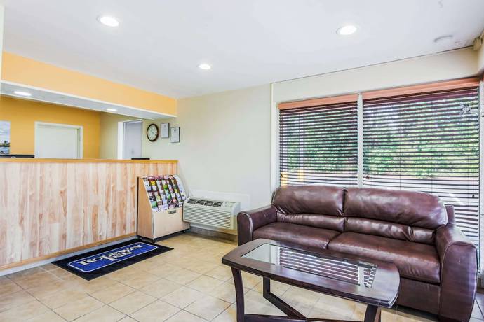 Imagen de los interiores del Hotel Rodeway Inn North Chesterfield-Richmond. Foto 19