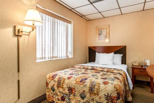 Imagen de la habitación del Hotel Rodeway Inn North, Sandusky - Cedar Point. Foto 3