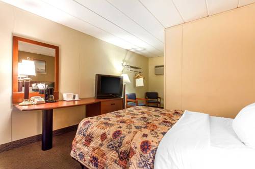 Imagen de la habitación del Hotel Rodeway Inn North, Sandusky - Cedar Point. Foto 4