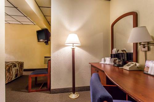 Imagen de la habitación del Hotel Rodeway Inn North, Sandusky - Cedar Point. Foto 6