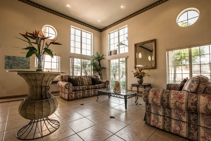 Imagen de los interiores del Hotel Rodeway Inn Oceanside Marina. Foto 13