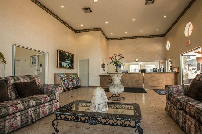 Imagen de los interiores del Hotel Rodeway Inn Oceanside Marina. Foto 15