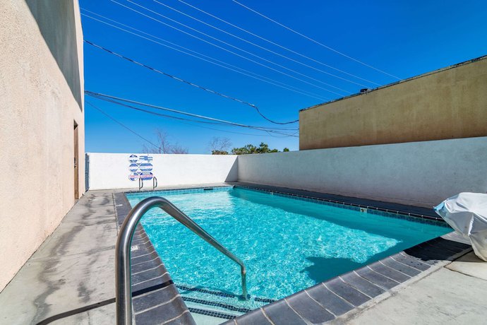 Imagen de la piscina del Hotel Rodeway Inn On Historic Route 66. Foto 20