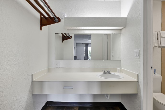 Imagen de la habitación del Hotel Rodeway Inn Orange Park - Jacksonville near Naval Air Station. Foto 5