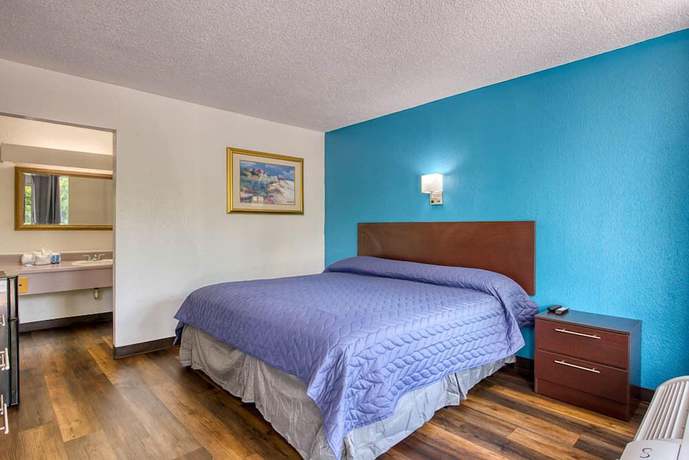 Imagen de la habitación del Hotel Rodeway Inn Orange Park - Jacksonville near Naval Air Station. Foto 17
