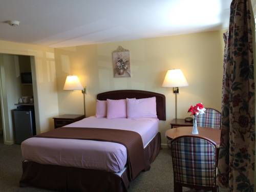Imagen de la habitación del Hotel Rodeway Inn Orleans - Cape Cod. Foto 3