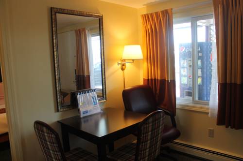 Imagen de la habitación del Hotel Rodeway Inn Orleans - Cape Cod. Foto 8