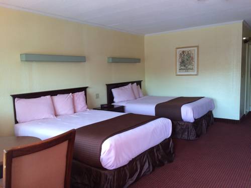 Imagen de la habitación del Hotel Rodeway Inn Orleans - Cape Cod. Foto 9