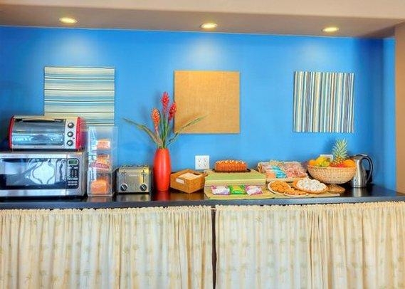 Imagen del bar/restaurante del Hotel Rodeway Inn Pacific Beach. Foto 4