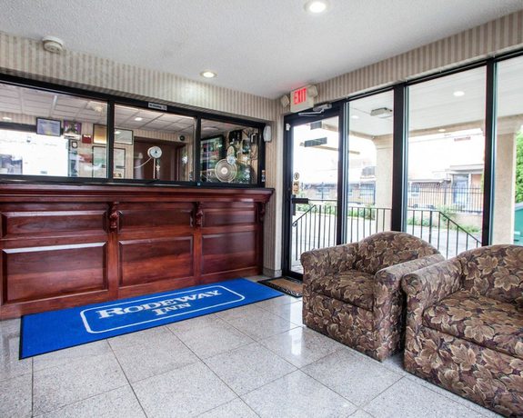 Imagen de los interiores del Hotel Rodeway Inn, Paterson. Foto 17