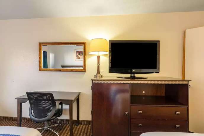 Imagen de la habitación del Hotel Rodeway Inn Phoenix North I-17, Phoenix. Foto 12