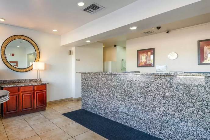 Imagen de los interiores del Hotel Rodeway Inn Phoenix North I-17, Phoenix. Foto 18