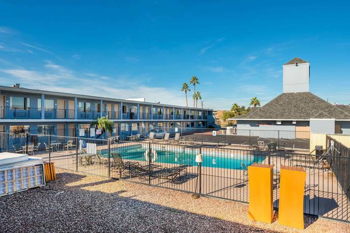 Imagen de la piscina del Hotel Rodeway Inn Phoenix North I-17, Phoenix. Foto 20