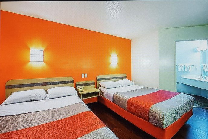 Imagen de la habitación del Hotel Rodeway Inn, Pine Grove. Foto 16