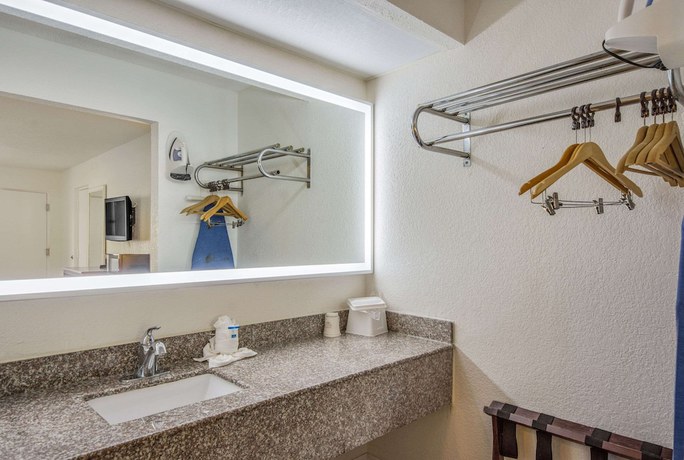 Imagen de la habitación del Hotel Rodeway Inn Port Richey North. Foto 5