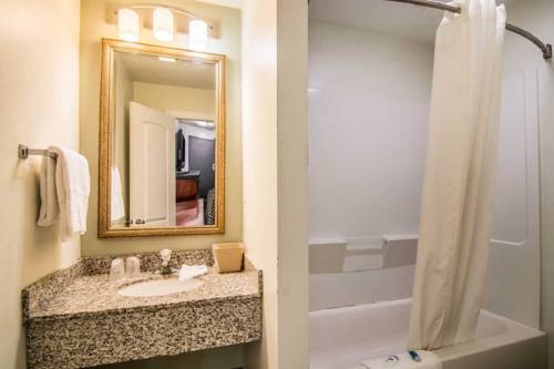 Imagen de la habitación del Hotel Rodeway Inn Portage. Foto 1