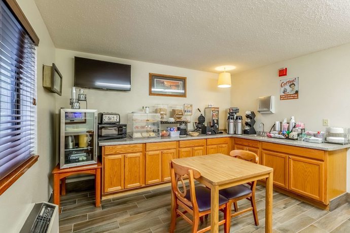 Imagen del bar/restaurante del Hotel Rodeway Inn, Rhinelander. Foto 2