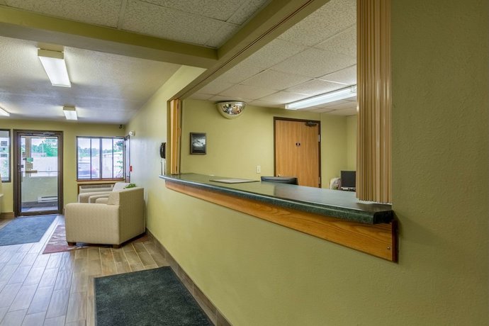 Imagen de los interiores del Hotel Rodeway Inn, Rhinelander. Foto 17