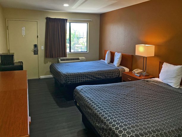 Imagen de la habitación del Hotel Rodeway Inn Sacramento - University Area. Foto 9