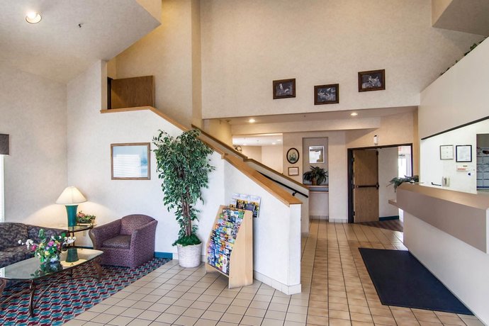 Imagen de los interiores del Hotel Rodeway Inn Salem. Foto 15