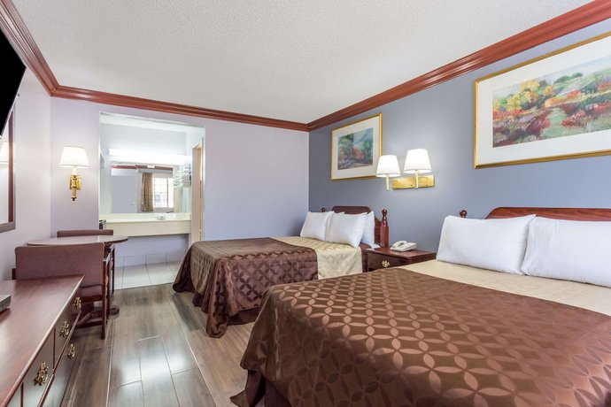 Imagen de la habitación del Hotel Rodeway Inn San Bernardino. Foto 3