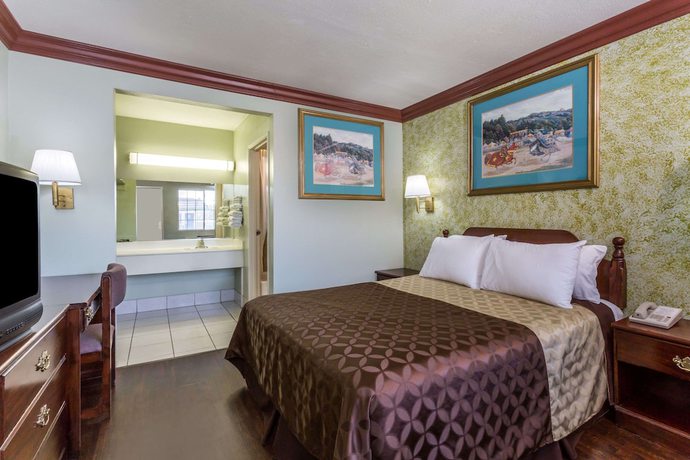 Imagen de la habitación del Hotel Rodeway Inn San Bernardino. Foto 4